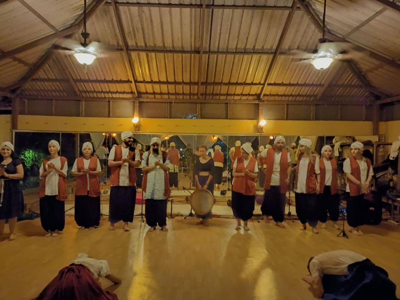 Satori Wellness Cottages I Yoga, Sauna, Ice Bath, Holistic Therapies & More 만드렘 외부 사진