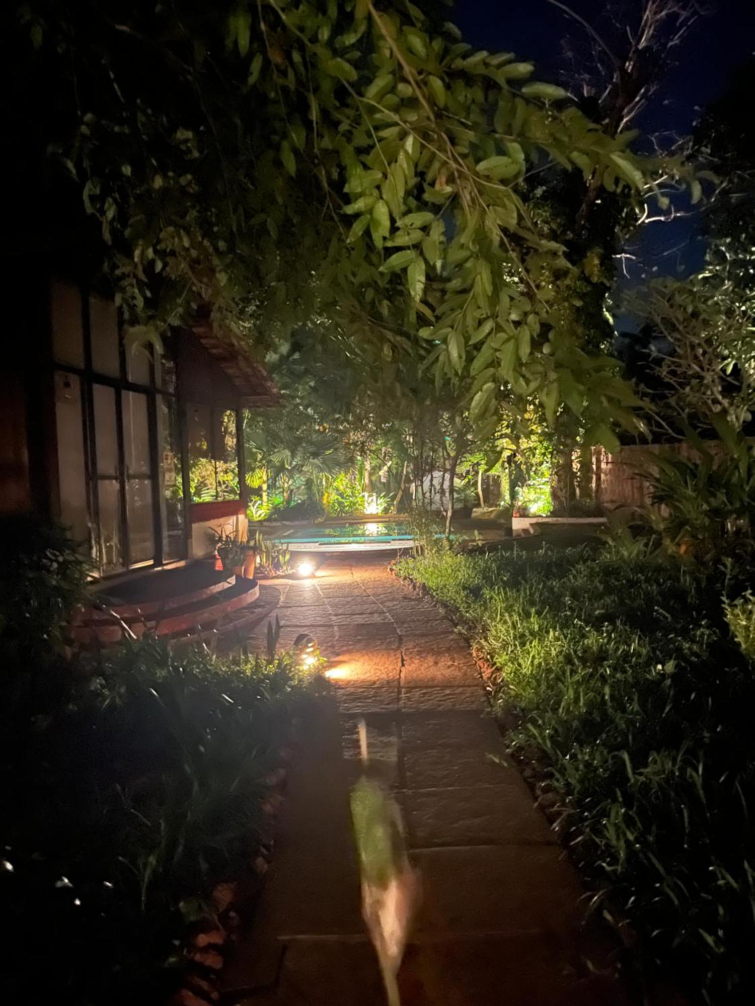 Satori Wellness Cottages I Yoga, Sauna, Ice Bath, Holistic Therapies & More 만드렘 외부 사진